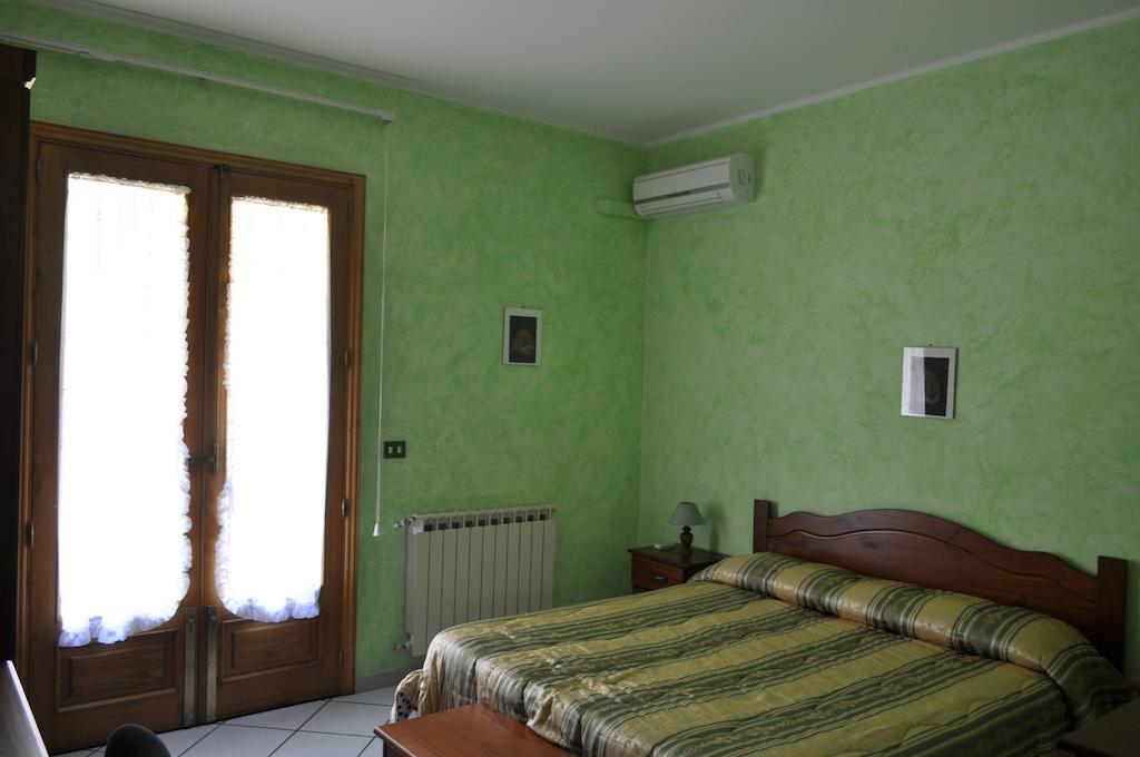 B&B Villa Dagala Santa Venerina Kamer foto